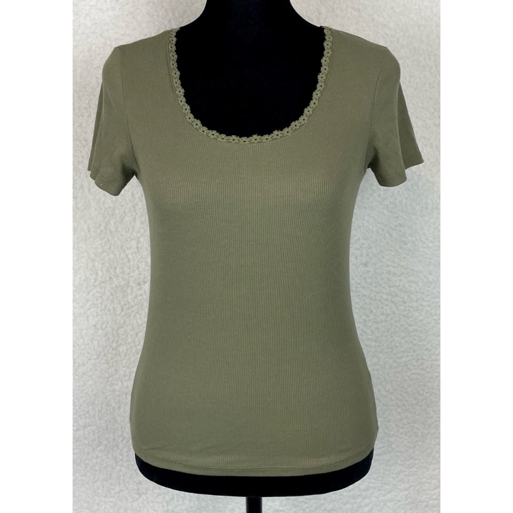 ACTIVE USA • Olive Green Floral Lace-Trimmed Ribbed Short Sleeve Tee, M - Picture 13 of 13
